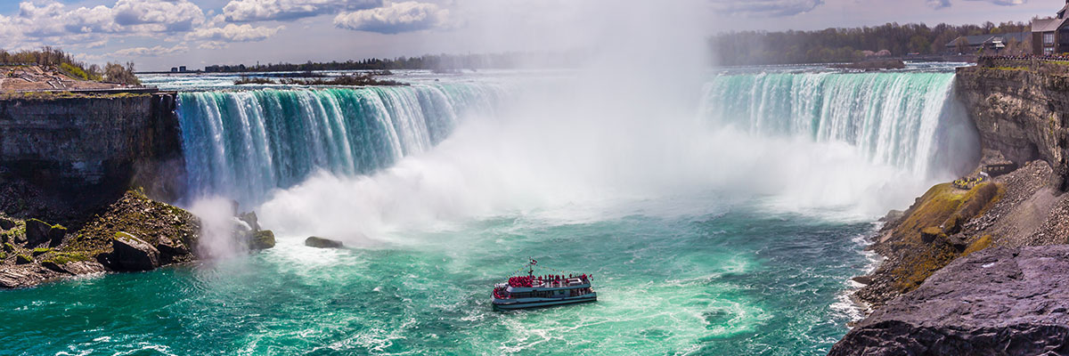 Niagra Falls Tour Boat Feature